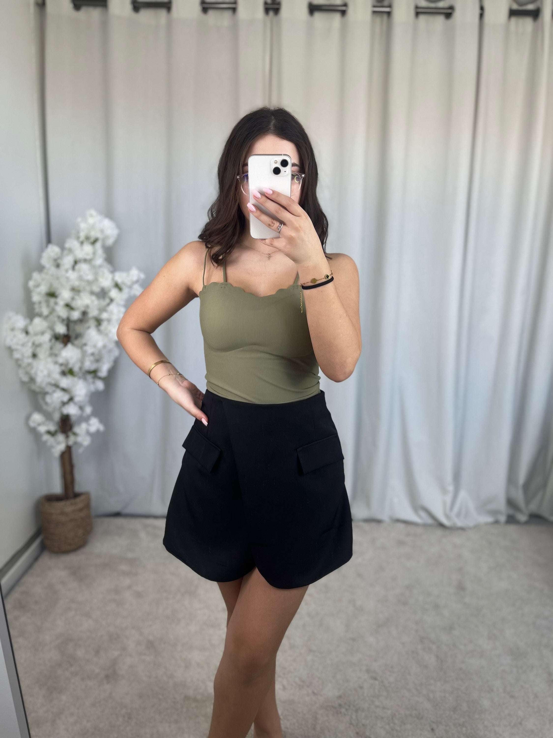 Haut Valentina kaki