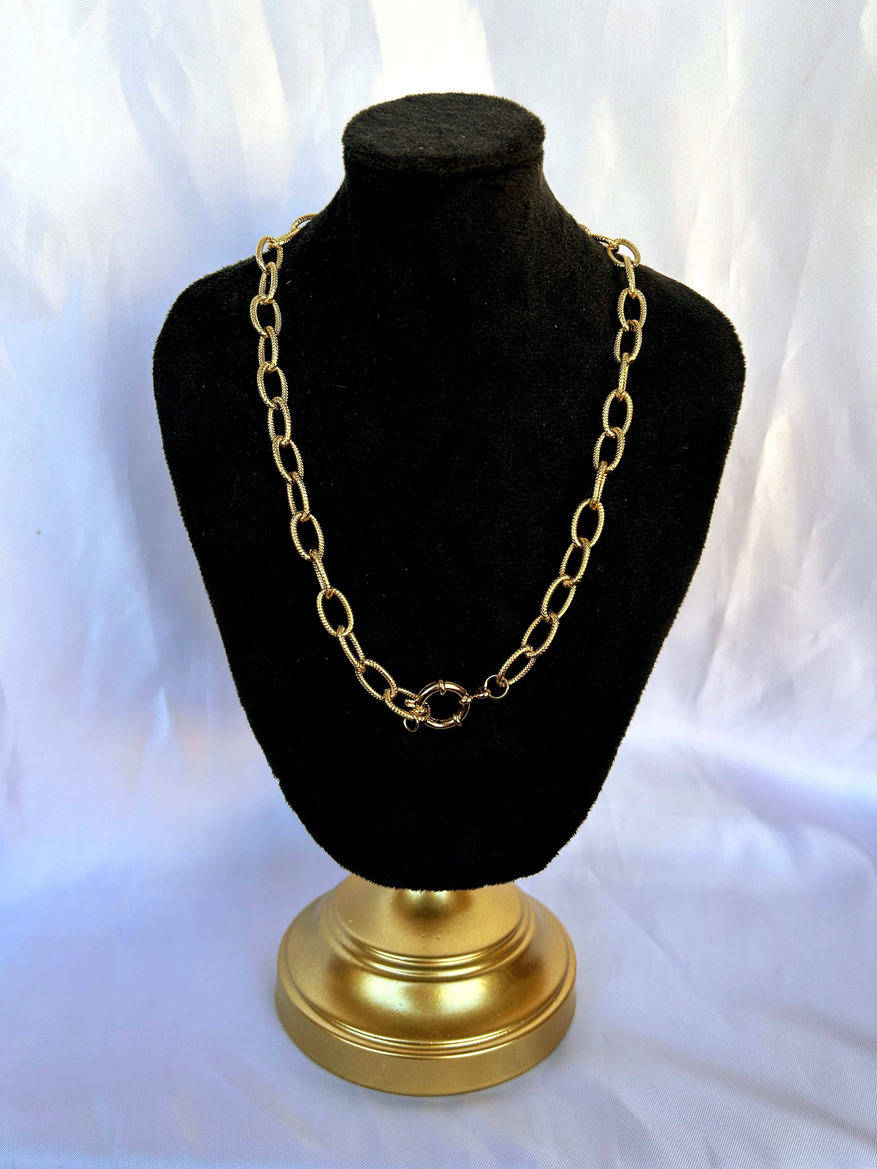 Collier Ava